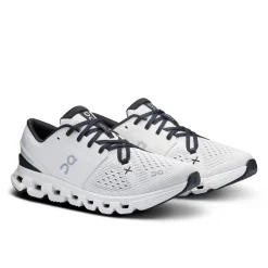 ON Sneakers* ivory~black