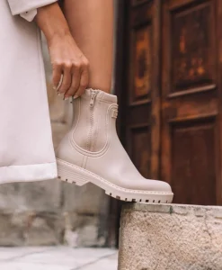 TONI PONS Water Resistant* cream